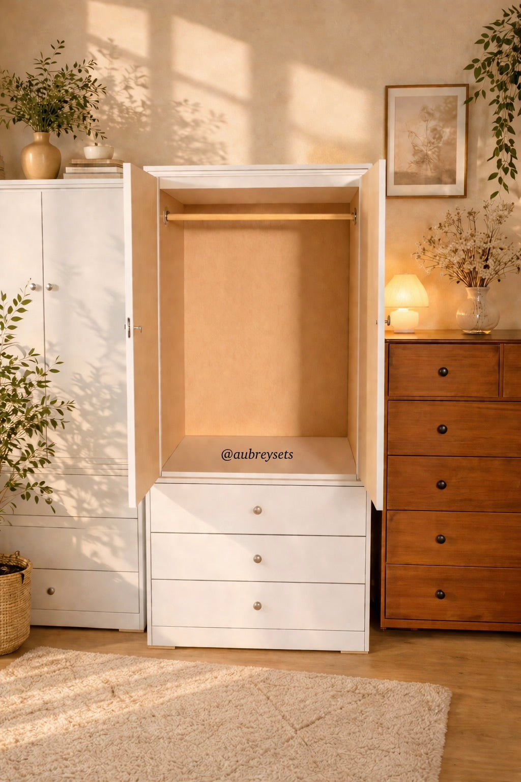 Closet with mirror doors